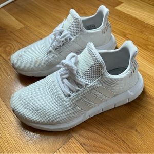 Adidas Women’s Swift Runs (sneakers)